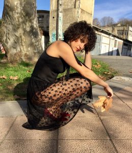 Rebeca Valdivia, personal shopper, Miss Clov, Donostia, San Sebastián, hells, zapatos tacón, salones, skirt, tull, falda, body curls, curly, rizos