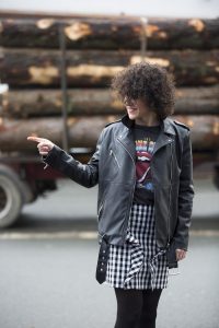 Rebeca Valdivia, personal shopper, Donostia, San Sebastián, Miss Clov, perfecto, biker, girls rule, vichy skirt, cuadro vichy, frills, volantes, peep toe, sandals, red shoes, the rolling stones tee, curls, rizos, curlspower, women,s rights