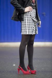 Rebeca Valdivia, personal shopper, Donostia, San Sebastián, Miss Clov, perfecto, biker, girls rule, vichy skirt, cuadro vichy, frills, volantes, peep toe, sandals, red shoes, the rolling stones tee, curls, rizos, curlspower, women,s rights