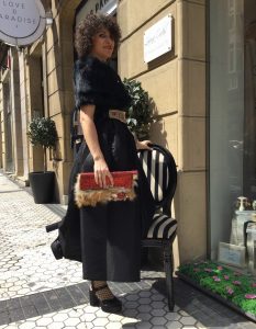 Rebeca Valdivia, personal shopper, Donostia, San Sebastián, Miss Clov, Lorena Ordas, La Nena de mis ojos, Boutique, comercio local Donostia. maxiskirt, falda larga, bbc, bolso mano, handbag, leather, toquilla piel, plataformas, sandalia raso, calcetín red, net socks