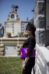 Rebeca Valdivia, personal shopper, Donostia, San Sebastián, Miss Clov, Kilate, after punk, medias red, sandalias raso, sandals, hells, traje lady, falda lapiz, lana cocina, curls, rizos, curlpower