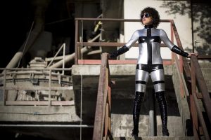 Rebeca Valdivia, personal shopper, Donostia, San Sebastián, Miss Clov, Kilate, after punk, jumpsuit, vinilo, mono vinilo, sandalias raso, sandals, plataformas, curls, rizos, curlpower, V