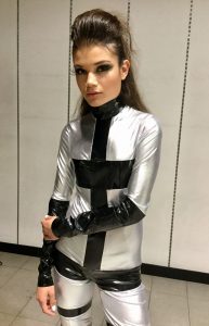 Rebeca Valdivia, personal shopper, Donostia, San Sebastián, Miss Clov, Kilate, after punk, jumpsuit, vinilo, Lana, origami,Ande, Bilbao, desfile, backstage