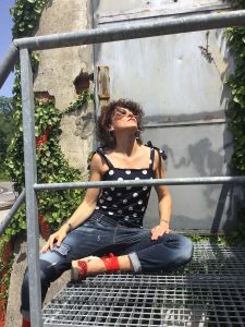 Rebeca Valdivia, Miss Clov, personal shopper, Donostia, San Sebastián, inspo, inspiración, inspiration, tendencia, trendy, lunares, polka dots, body, espadrilles, alpargatas, madehand, made in Spain, curlpower, curls, boyfriend jeans, bandana