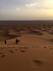 Miss Clov, Rebeca Valdivia, personal shopper, travel, trip, Moroco, Sahara, Atlas, Marrueco, desierto del Sahara, desert, Merzouga, amanecer, sunrise