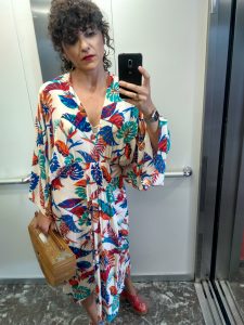 Rebeca Valdivia, asesora de imagen, personal shopper, influencer, Donostia, San Sebastián, Miss Clov, la blogger indie, Lasarte, looks, style, elevator, ascensor, ootd, rizos, curls, Street style